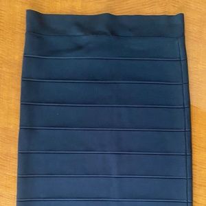 VERY GENTLY USED (WORN 2X) BCBG MAX AZRIA BODY CON MIDI SKIRT